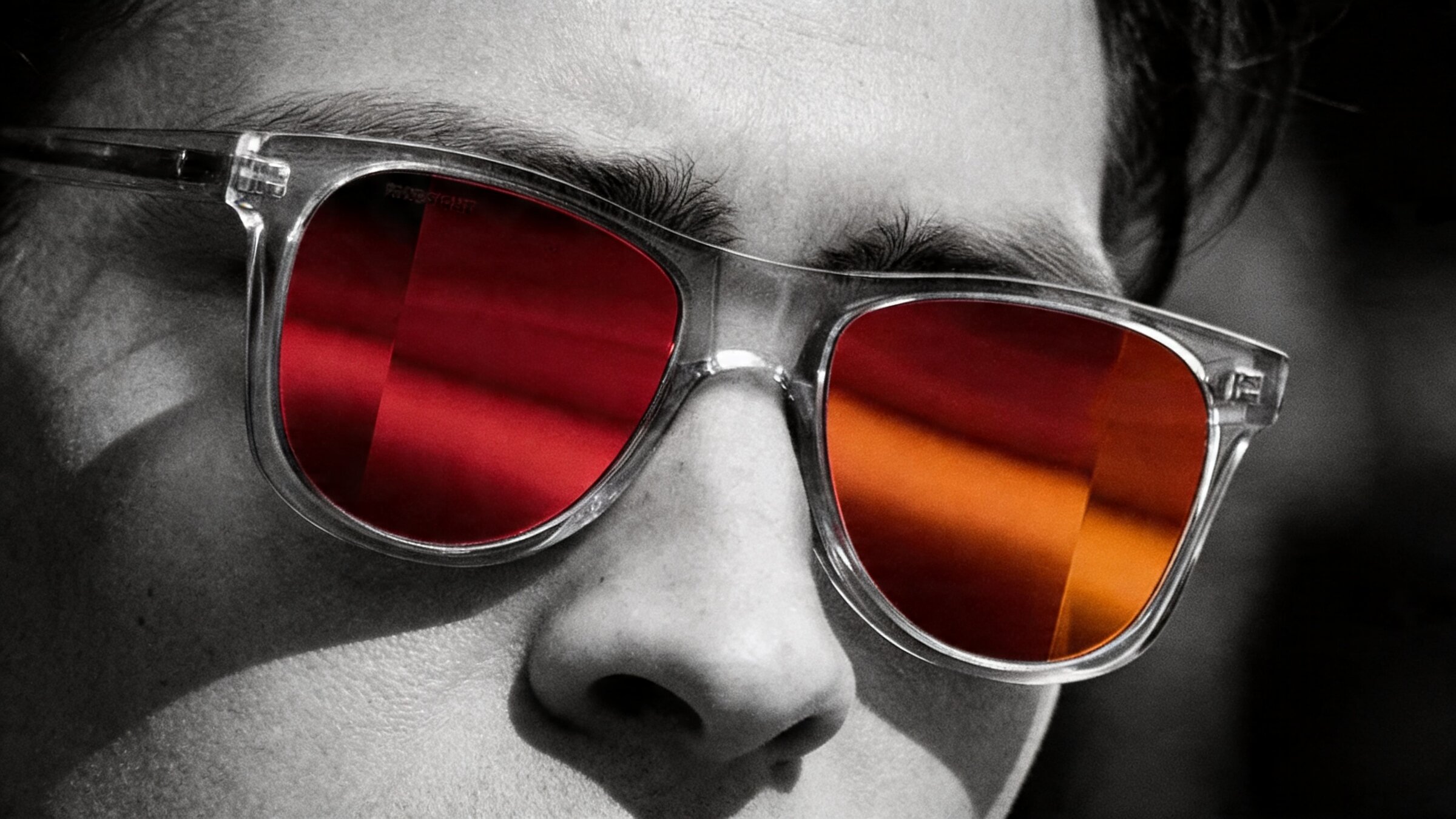 A HINDSIGHT certified lens, mirrored band visible from the front.